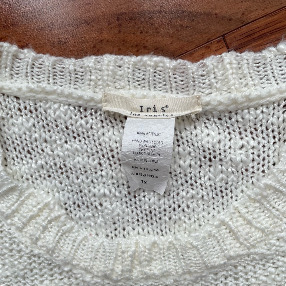Iris Cream Knit Cat eye Sweater - Picture 5 of 8